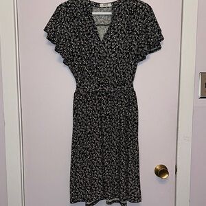 Suzy Shier Floral Print Flutter Sleeve Dress